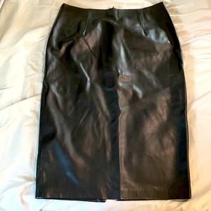 Black pencil skirt (leather) size M forever 21